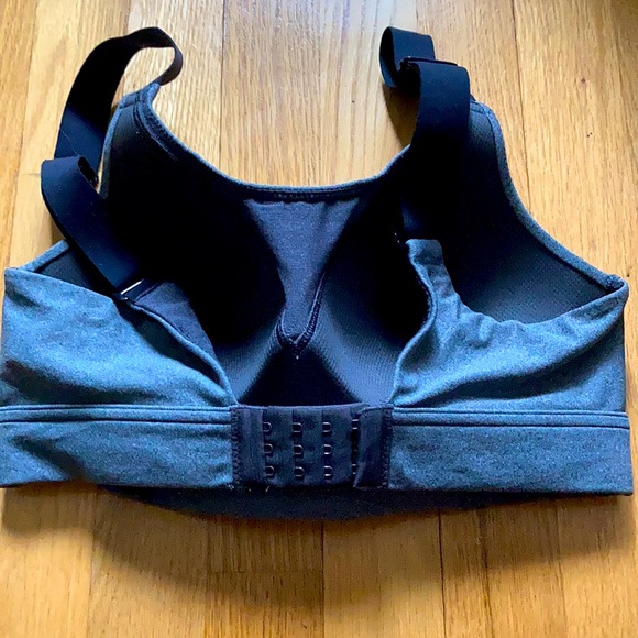 Under armour sports bra - Picture 2 of 3